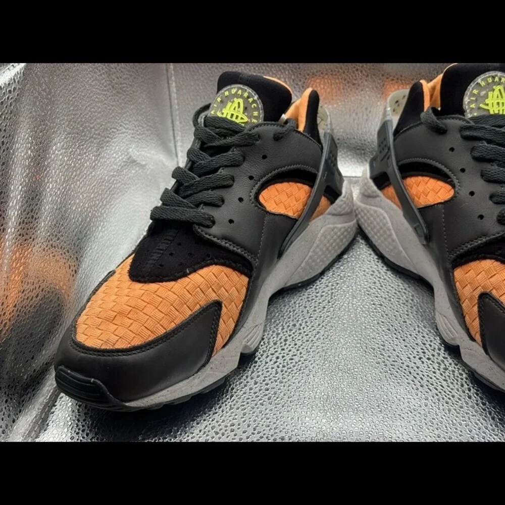 Size 11 - Nike Air Huarache Crater Premium Low Black Atomic Orange DQ5013-001‎